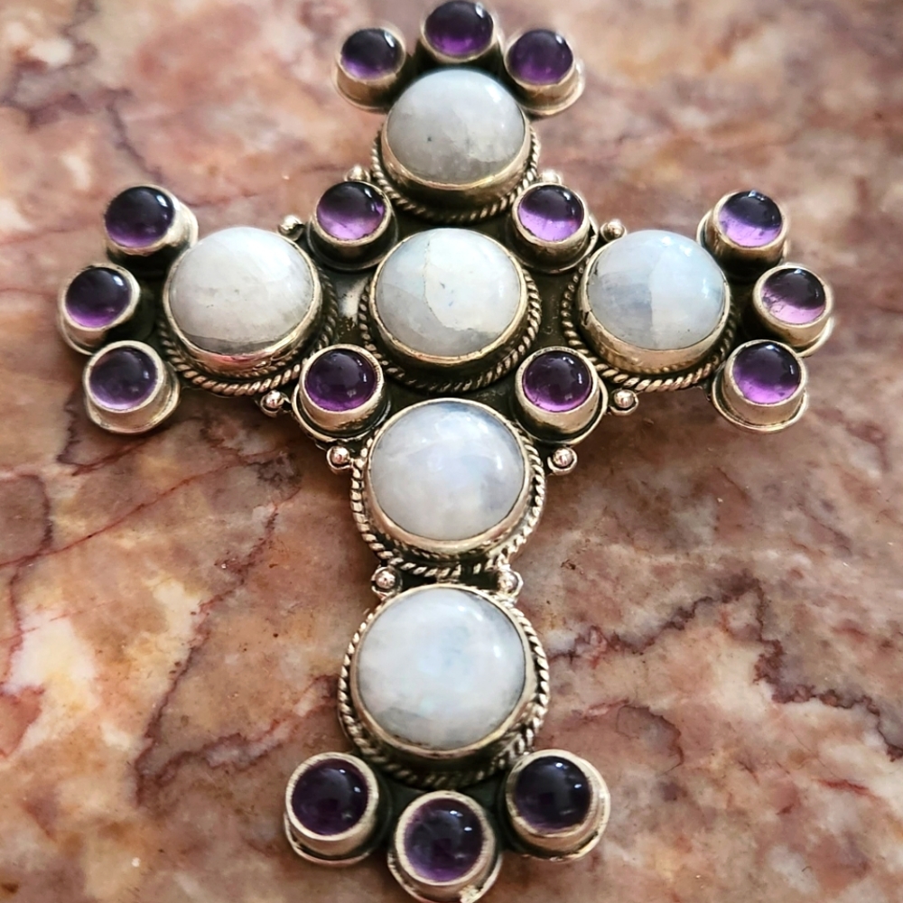 💚Huge gorgeous cross Pendant
